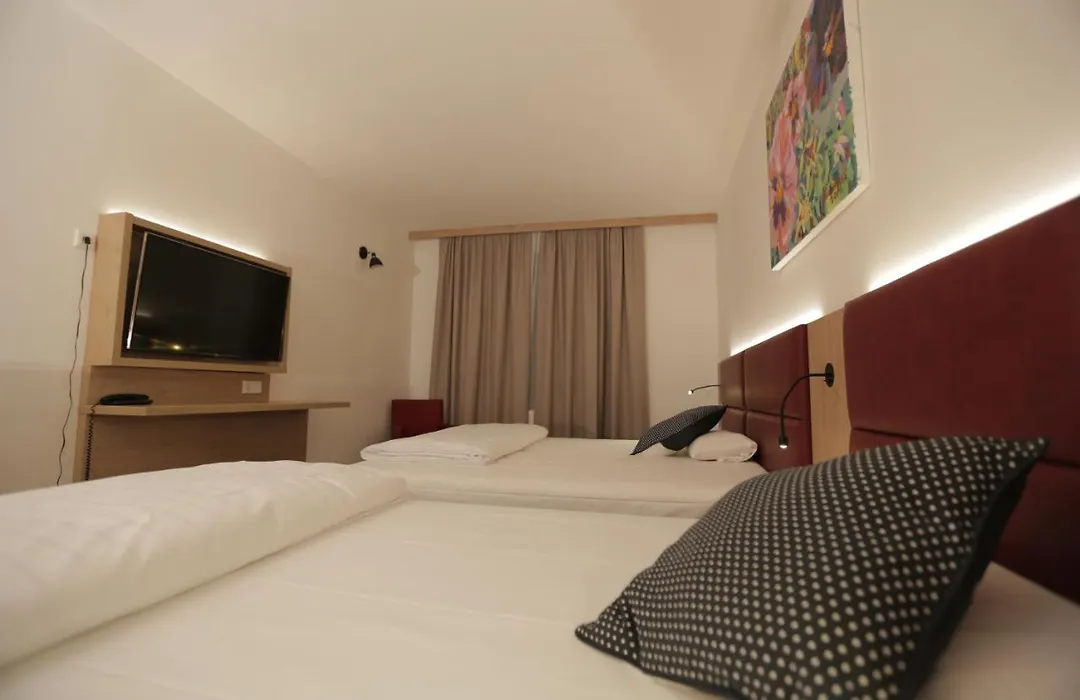 Galeria Airport Hotel-1