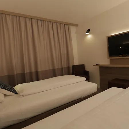 Galeria Airport Hotel-3